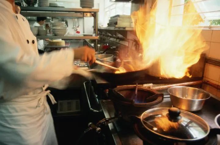 警惕餐飲油煙異味！北京執(zhí)行《排放標(biāo)準(zhǔn)》，最高罰款100萬！.jpg